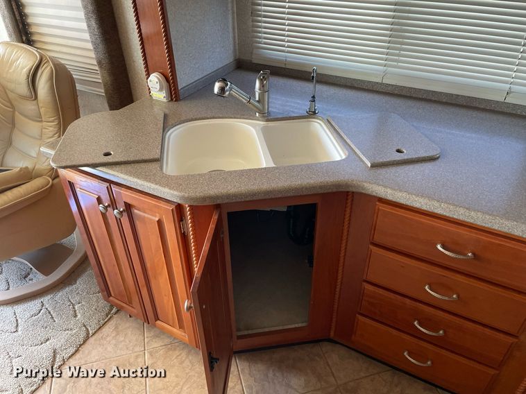image for item LS9510 2005 Gulf Stream Friendship G7  RV