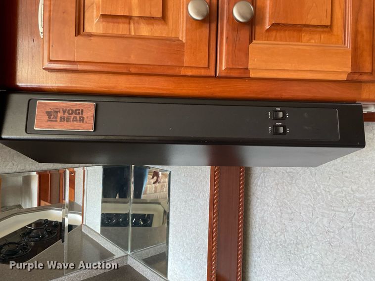 image for item LS9510 2005 Gulf Stream Friendship G7  RV