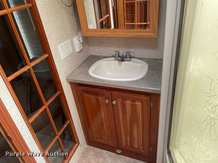 image for item LS9510 2005 Gulf Stream Friendship G7  RV