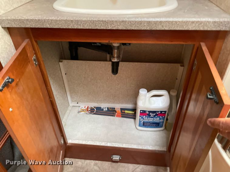 image for item LS9510 2005 Gulf Stream Friendship G7  RV