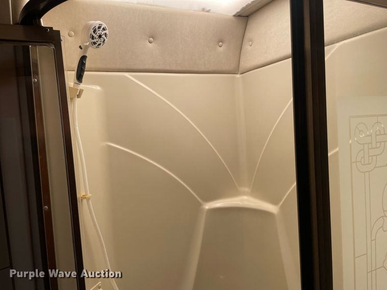 image for item LS9510 2005 Gulf Stream Friendship G7  RV