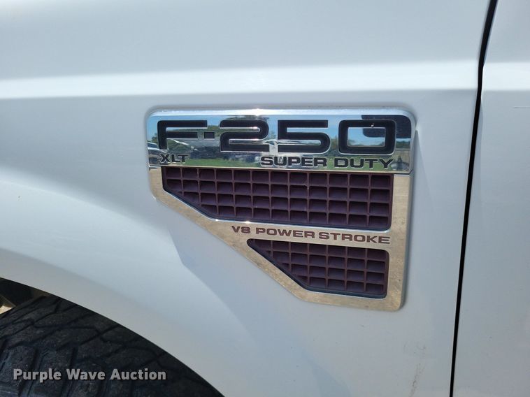 image for item LS9603 2008 Ford F250 Super Duty XLT  Crew Cab pickup truck