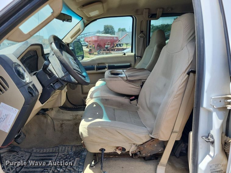 image for item LS9603 2008 Ford F250 Super Duty XLT  Crew Cab pickup truck