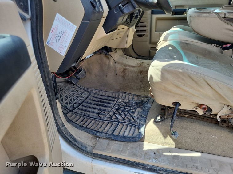 image for item LS9603 2008 Ford F250 Super Duty XLT  Crew Cab pickup truck