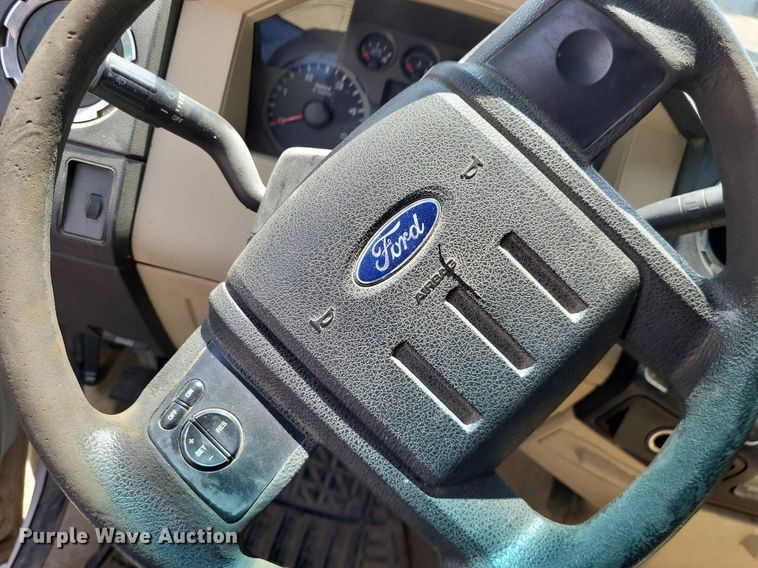 image for item LS9603 2008 Ford F250 Super Duty XLT  Crew Cab pickup truck