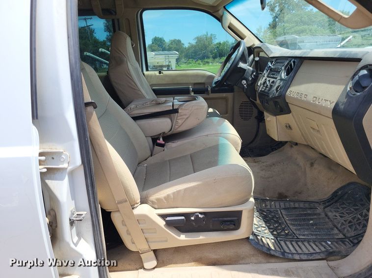 image for item LS9603 2008 Ford F250 Super Duty XLT  Crew Cab pickup truck