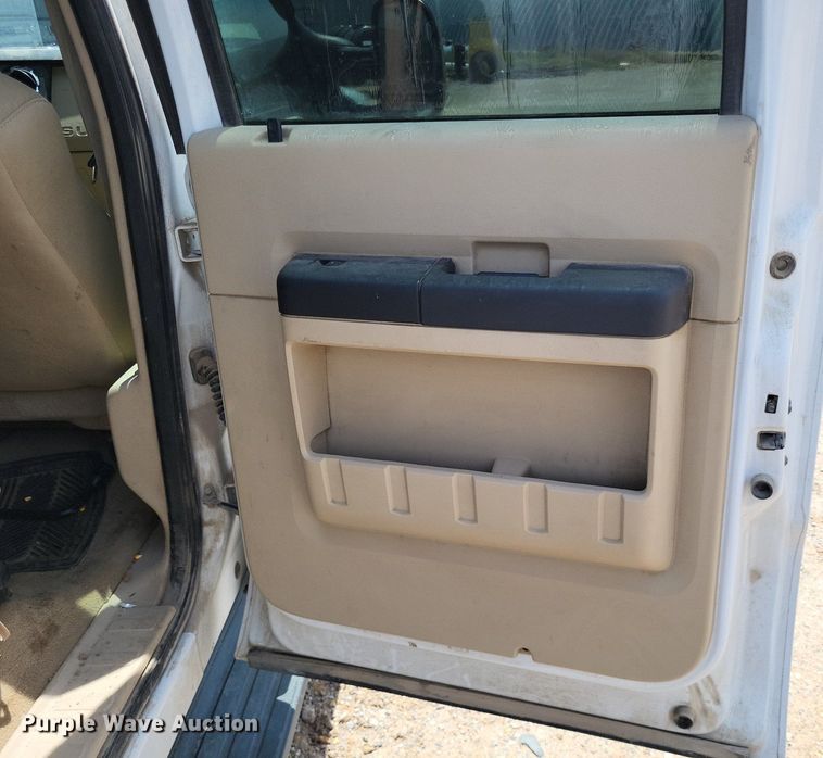 image for item LS9603 2008 Ford F250 Super Duty XLT  Crew Cab pickup truck