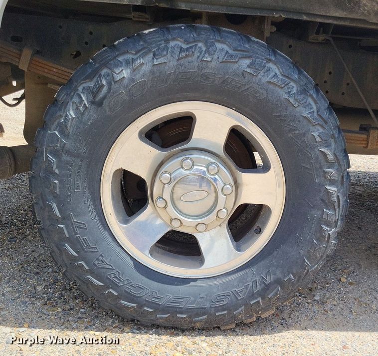 image for item LS9603 2008 Ford F250 Super Duty XLT  Crew Cab pickup truck