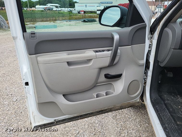 image for item LS9606 2012 Chevrolet Silverado 1500  Ext. Cab pickup truck