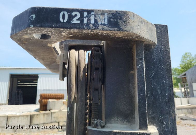 image for item LS9615 1999 Toyota 02-6FGU30  forklift