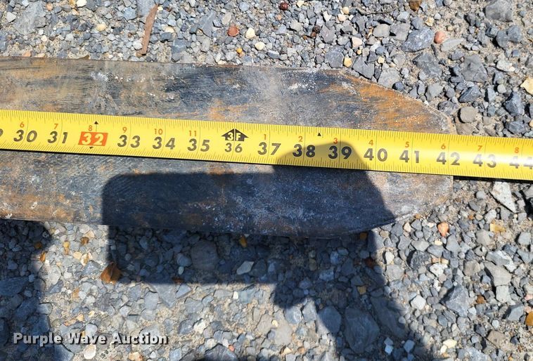 image for item LS9615 1999 Toyota 02-6FGU30  forklift