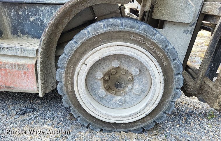 image for item LS9615 1999 Toyota 02-6FGU30  forklift