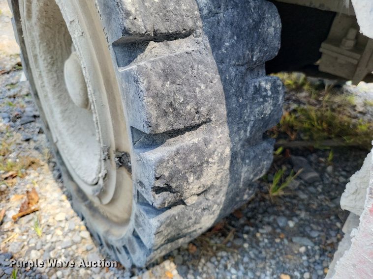 image for item LS9615 1999 Toyota 02-6FGU30  forklift