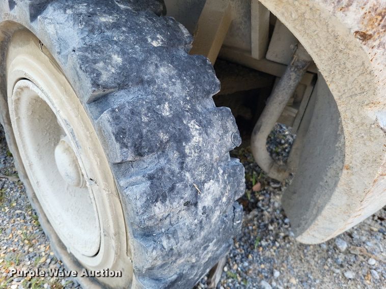 image for item LS9615 1999 Toyota 02-6FGU30  forklift