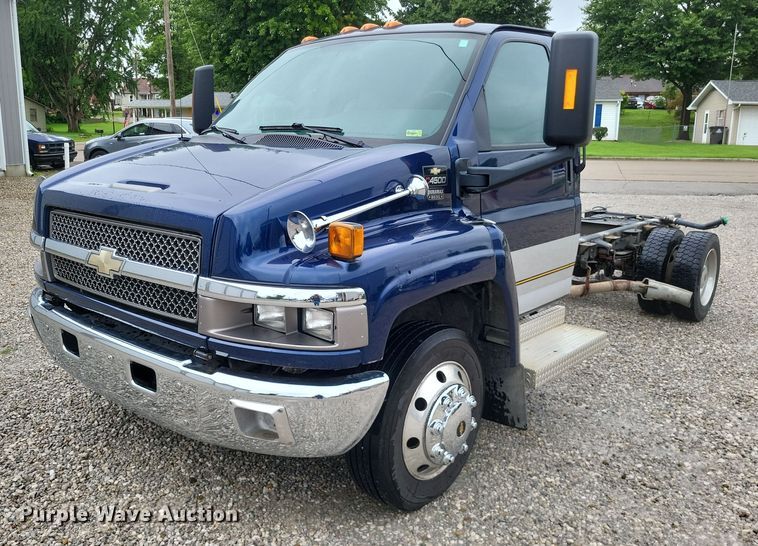 image for item LS9620 2009 Chevrolet C4500  truck cab and chassis