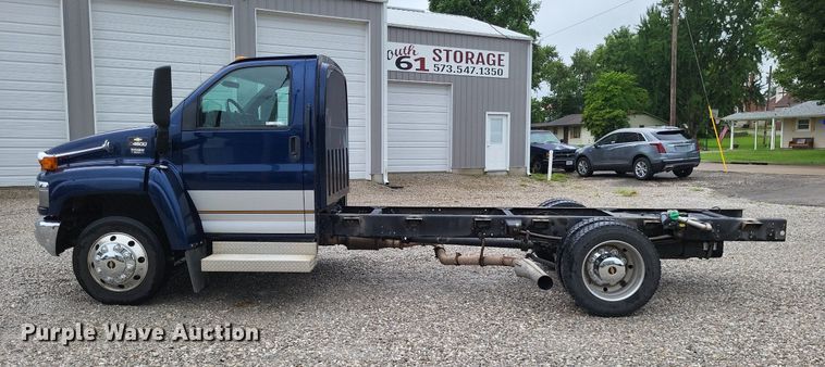 image for item LS9620 2009 Chevrolet C4500  truck cab and chassis