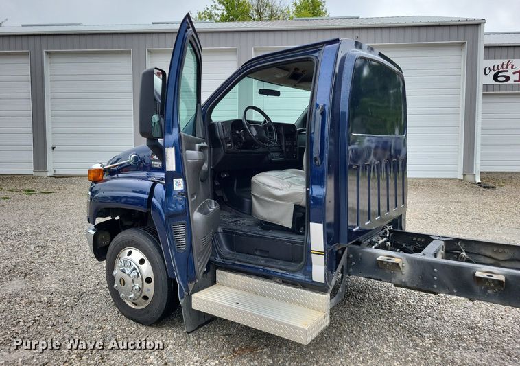 image for item LS9620 2009 Chevrolet C4500  truck cab and chassis