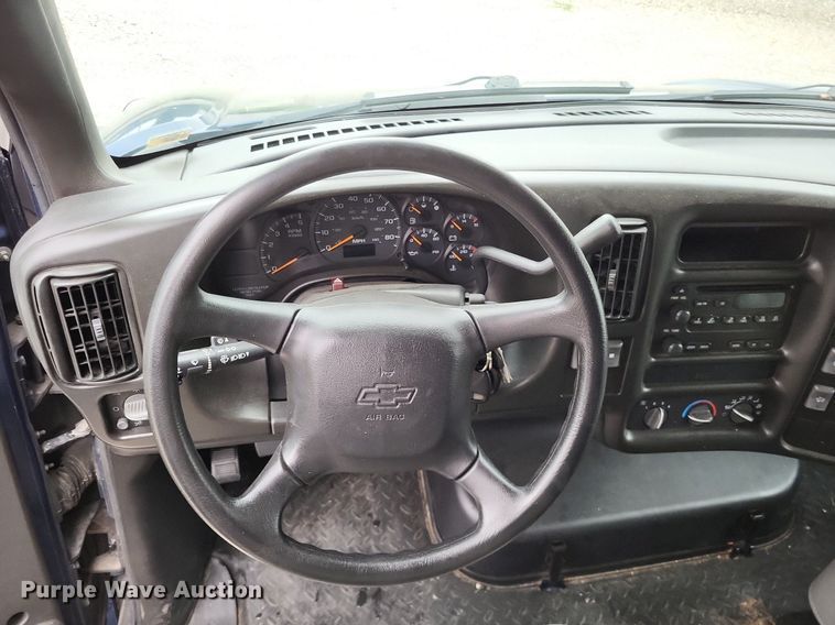 image for item LS9620 2009 Chevrolet C4500  truck cab and chassis