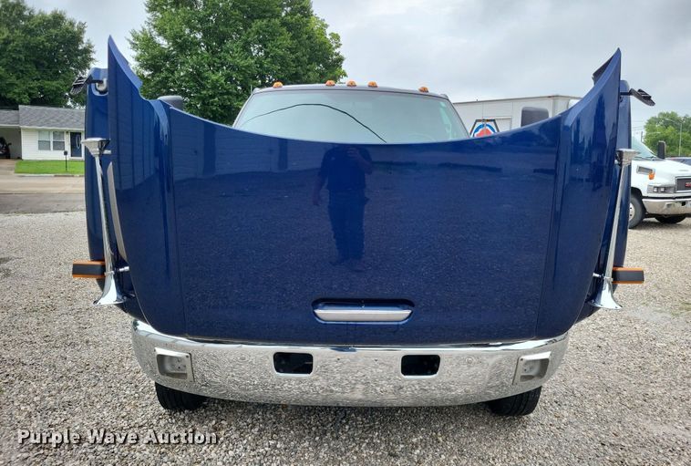 image for item LS9620 2009 Chevrolet C4500  truck cab and chassis