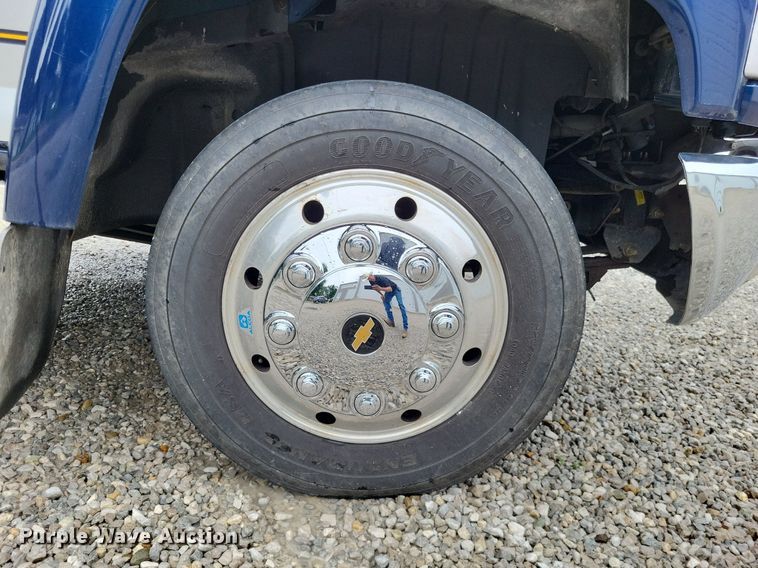 image for item LS9620 2009 Chevrolet C4500  truck cab and chassis