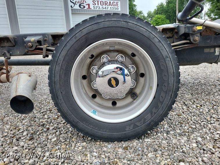 image for item LS9620 2009 Chevrolet C4500  truck cab and chassis