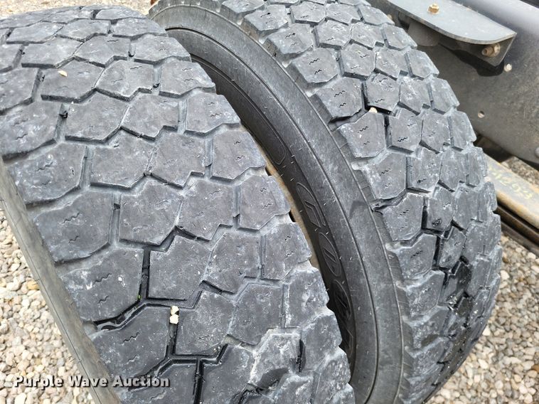 image for item LS9620 2009 Chevrolet C4500  truck cab and chassis