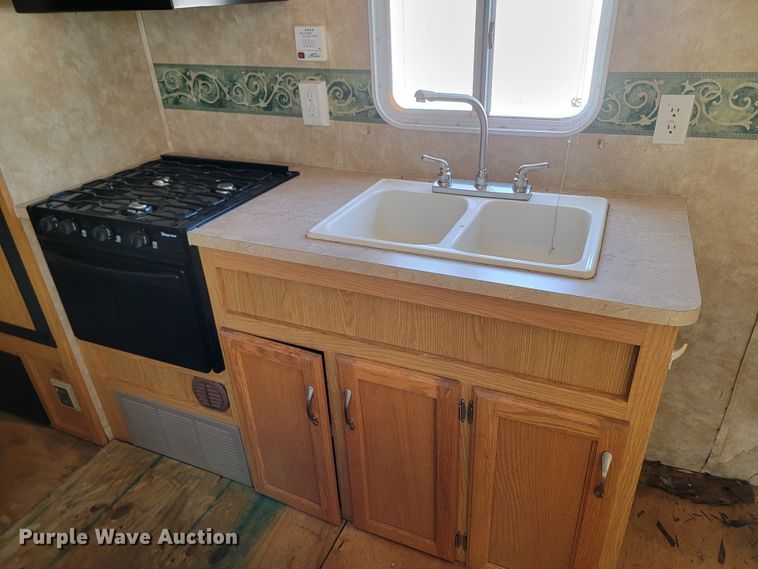 image for item LV9490 2007 Coachman Spirit of America 19FLBSE  camper