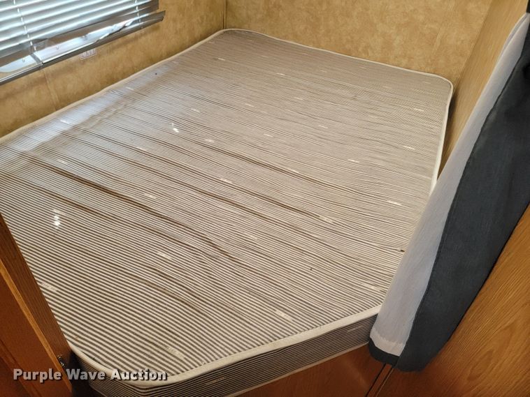 image for item LV9490 2007 Coachman Spirit of America 19FLBSE  camper