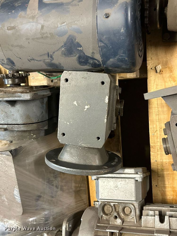 image for item MB9758 (7) electric motors