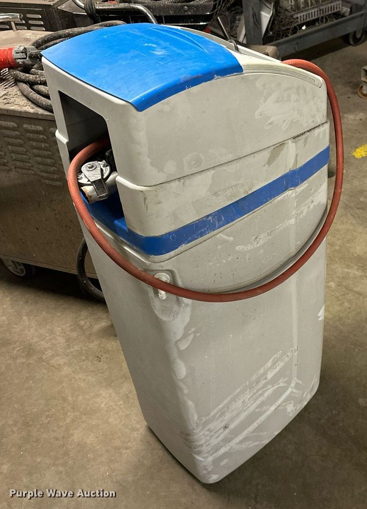 image for item MB9761 Cleaning equipment