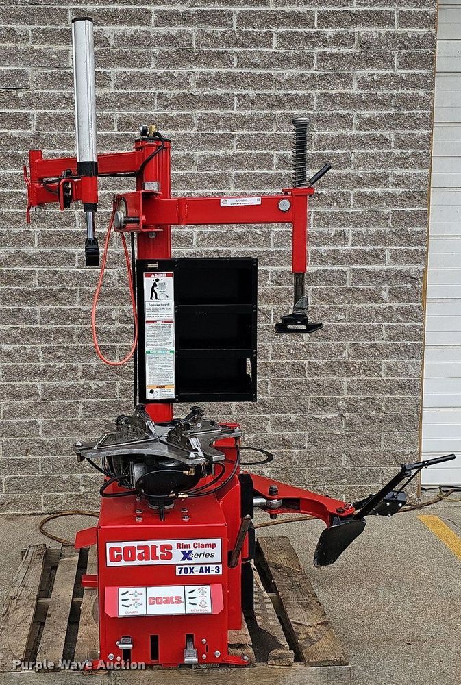 Coats X Series 70XAH3 rim clamp tire machine in Omaha, NE Item