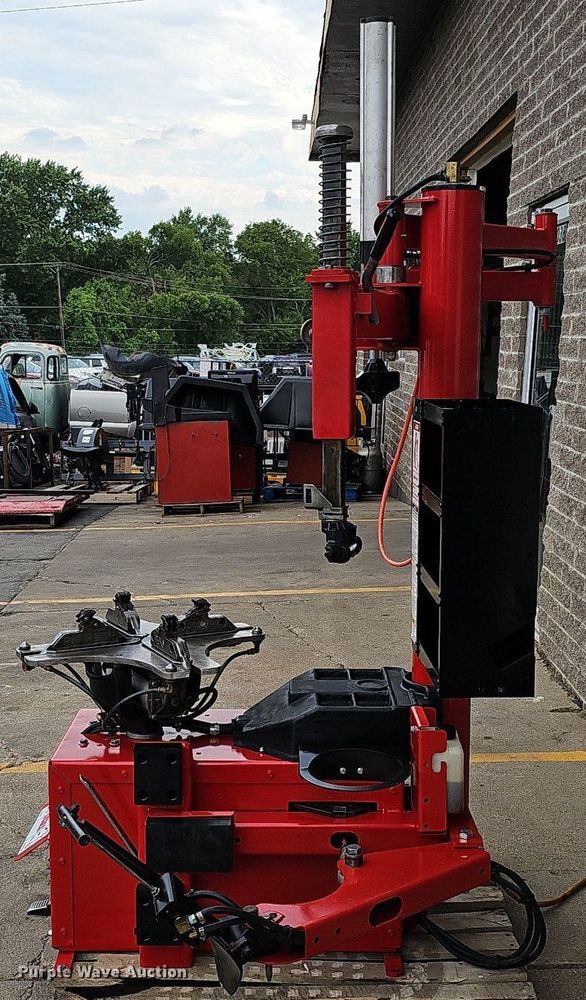 Coats X Series 70XAH3 rim clamp tire machine in Omaha, NE Item