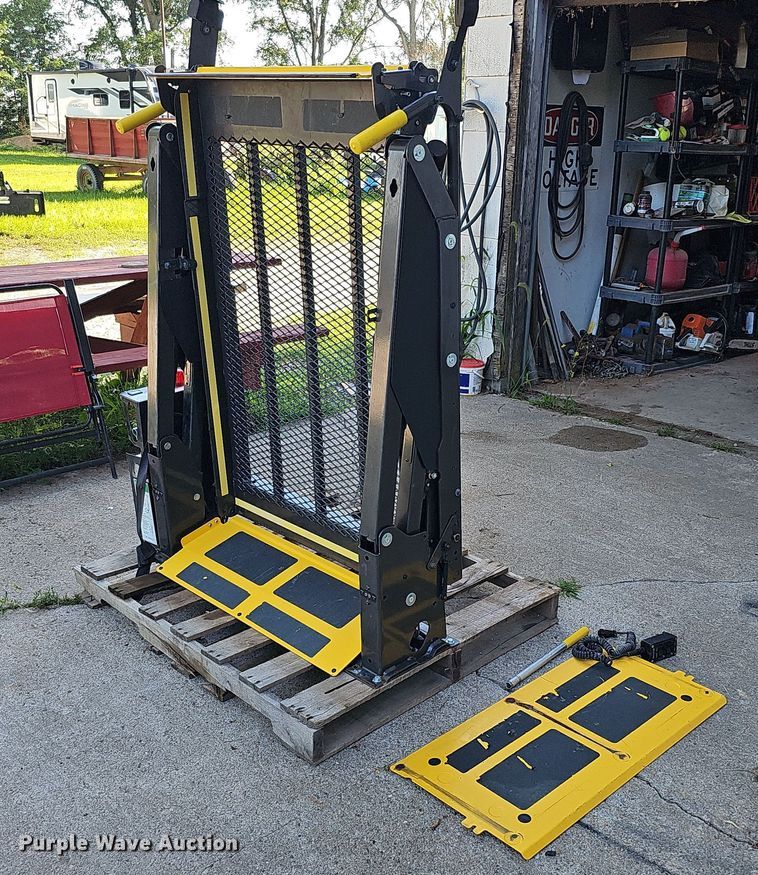 image for item MD9928 2019 BraunAbility NCL1000FIB345HB-2  wheel chair lift