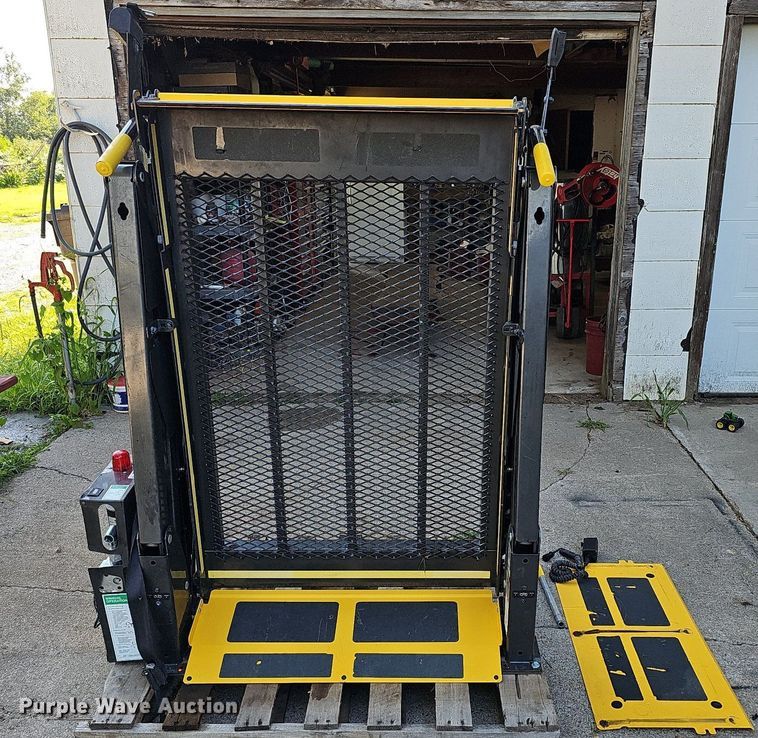 image for item MD9928 2019 BraunAbility NCL1000FIB345HB-2  wheel chair lift