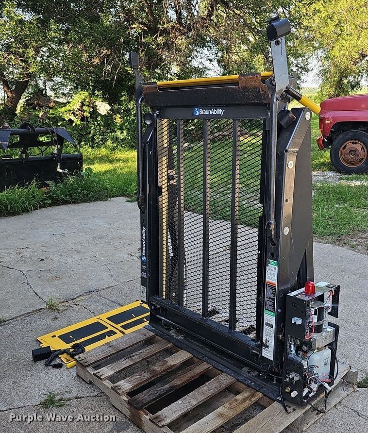 image for item MD9928 2019 BraunAbility NCL1000FIB345HB-2  wheel chair lift