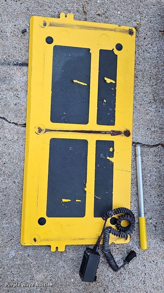 image for item MD9928 2019 BraunAbility NCL1000FIB345HB-2  wheel chair lift