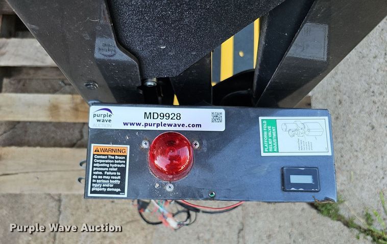 image for item MD9928 2019 BraunAbility NCL1000FIB345HB-2  wheel chair lift