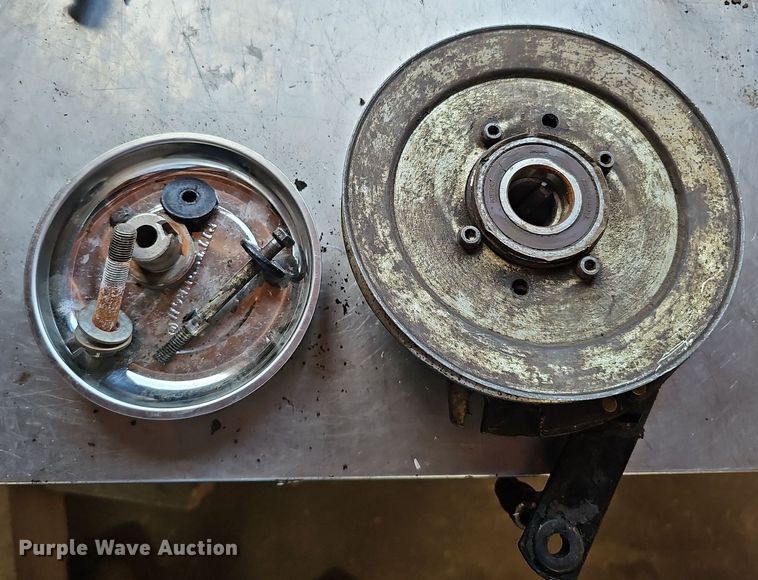 image for item MD9957 Exmark Lazer ZHP LHP4818KC  ZTR lawn mower