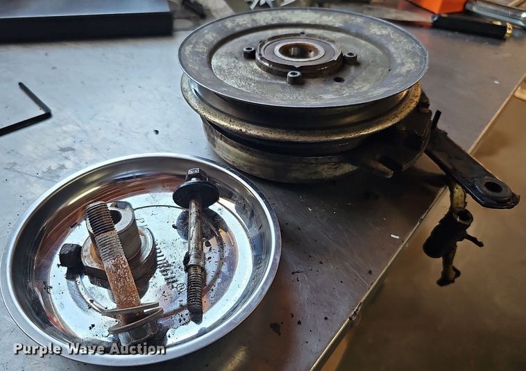 image for item MD9957 Exmark Lazer ZHP LHP4818KC  ZTR lawn mower