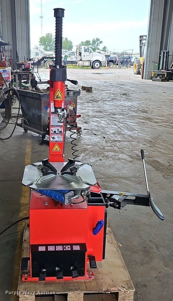 image for item MD9965 2023  tire machine