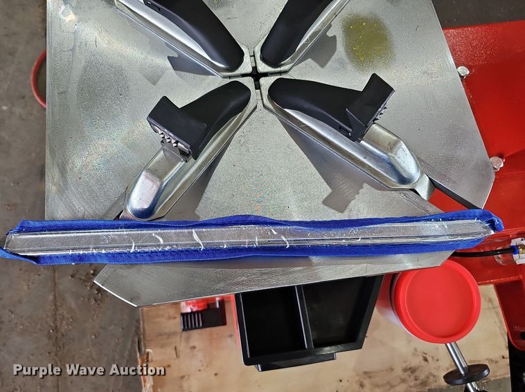 image for item MD9965 2023  tire machine