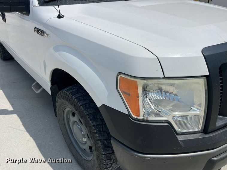 image for item MG9351 2011 Ford F150 XL  SuperCrew pickup truck