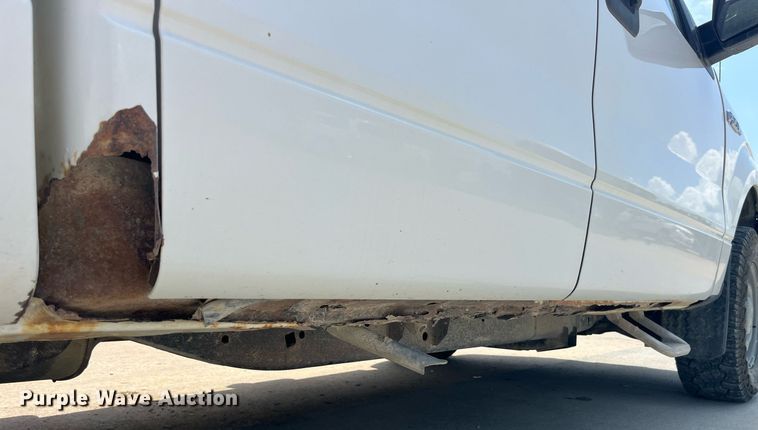 image for item MG9351 2011 Ford F150 XL  SuperCrew pickup truck