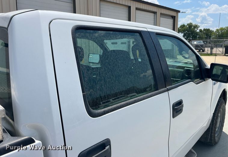 image for item MG9351 2011 Ford F150 XL  SuperCrew pickup truck