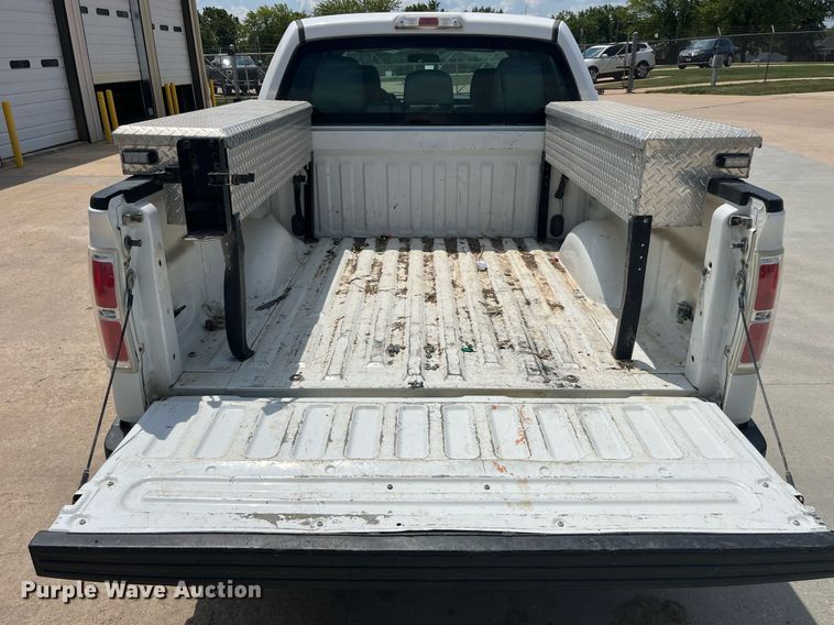 image for item MG9351 2011 Ford F150 XL  SuperCrew pickup truck