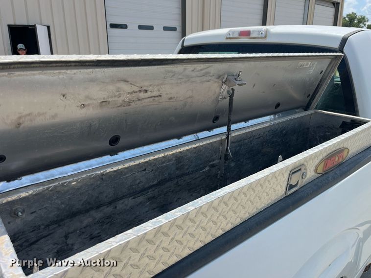 image for item MG9351 2011 Ford F150 XL  SuperCrew pickup truck