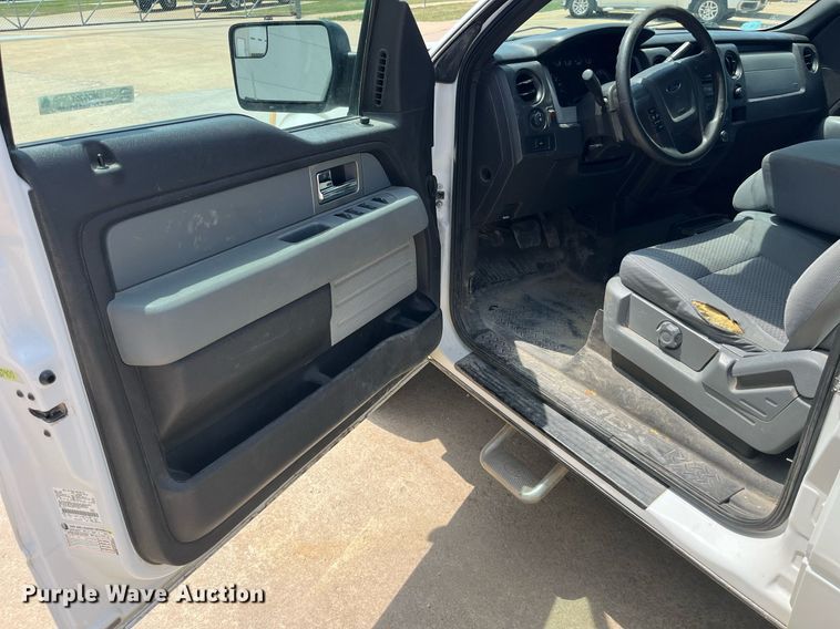 image for item MG9351 2011 Ford F150 XL  SuperCrew pickup truck