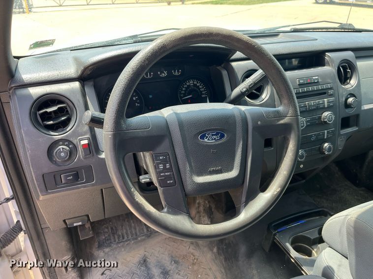 image for item MG9351 2011 Ford F150 XL  SuperCrew pickup truck