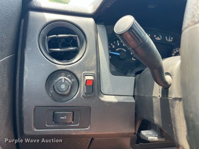 image for item MG9351 2011 Ford F150 XL  SuperCrew pickup truck