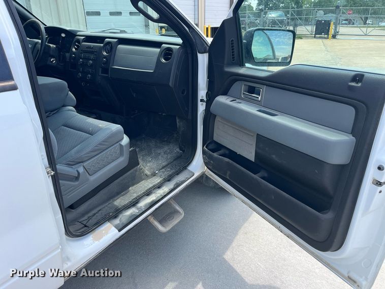 image for item MG9351 2011 Ford F150 XL  SuperCrew pickup truck